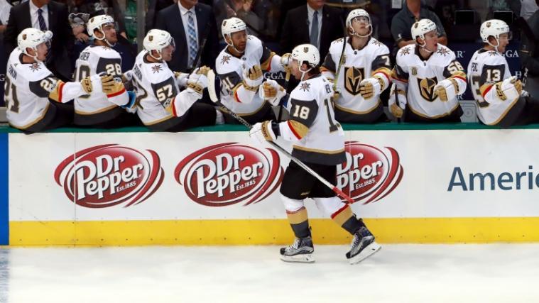 Es war das erste Spiel für die Eishockeymannschaft Vegas Golden Knights, hier nach dem Tor von James Neal.