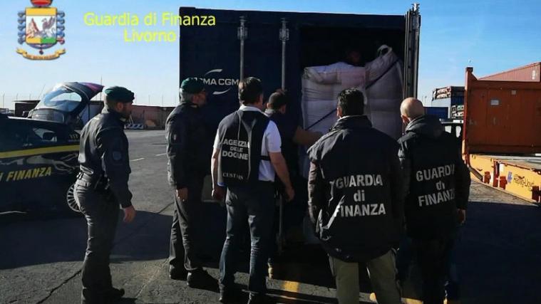 Die Finanzpolizei von Livorno hat 650 Kilogramm Kokain sichergestellt.