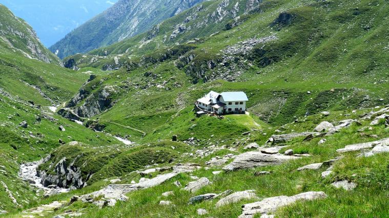 Die Lodnerhütte inmitten eines einmaligen Panoramas.