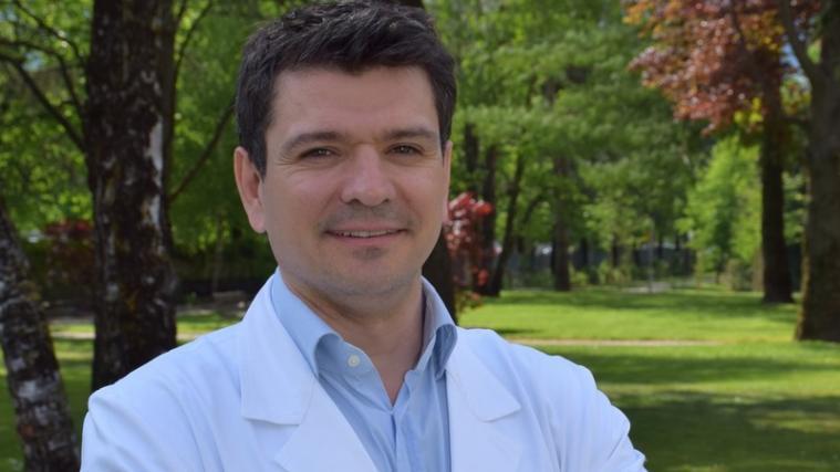 Das Bozner Symposium für Plastische Chirurgie lockt die internationale Elite auf Einladung von Dr. Lorenz Larcher (im Bild) nach Bozen. - Foto: hkmedia