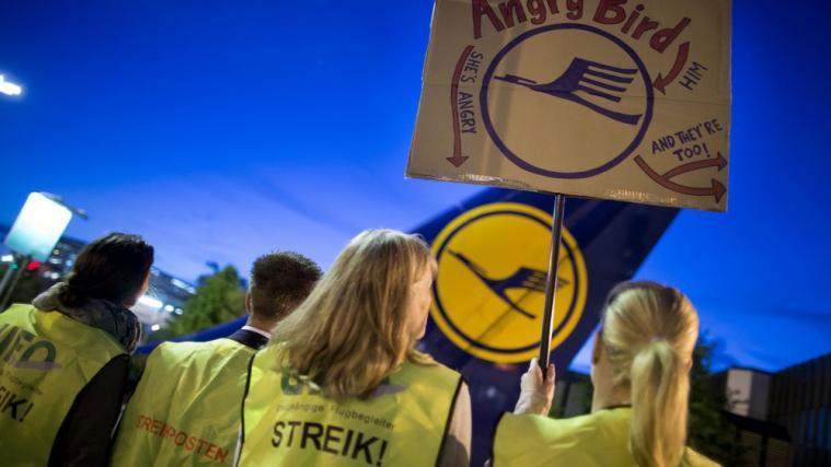 Der deutschen Lufthansa drohen nach gescheiterten Verhandlungen im Tarifkonflikt mit den Flugbegleitern weitere Streiks.