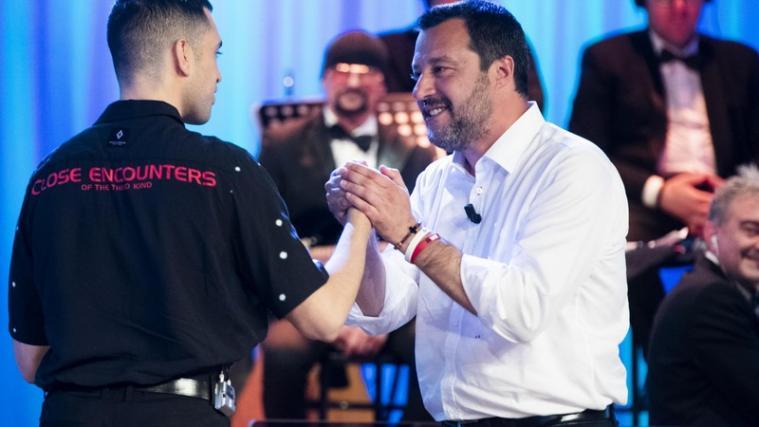 Der 13 Jahre alte Ramy und Innenminister Matteo Salvini bei einem TV-Interview am Dienstag.
