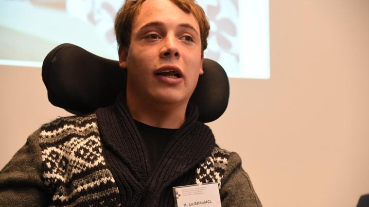 Max Silbernagl, Initiator eines alternativen Wohnungsprojektes. - Foto: DLife