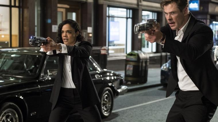 Tessa Thompson und Chris Hemsworth beschützen die Welt vor Aliens in „Men in Black: International“. - Foto: AP