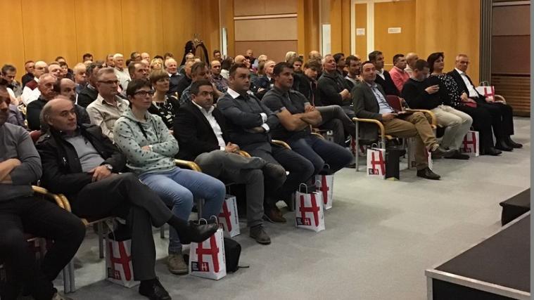 Die Jahresversammlung der lvh-Mietwagen- und Taxiunternehmer. - Foto: lvh