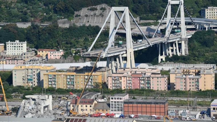 Der Autobahnbetreiber Autostrade per l'Italia bietet 500 Millionen Euro für den Wiederaufbau der Brücke sowie für Hilfszahlungen an. - Foto: ANSA