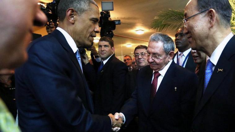 Begrüßten sich per Handschlag: US-Präsident Barack Obama (links) und der kubanische Staatschef Raul Castro.