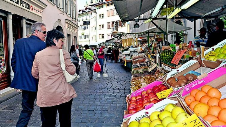 Der Obstmarkt in Bozen soll wieder aufgewertet werden. Einige Maßnahmen wurden bereits getroffen.