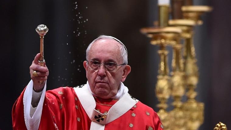 Papst Franziskus bei der Pfingstmesse in Rom.