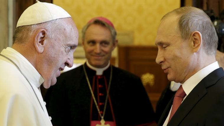 Ein intensiver Blickkontakt: Papst Franziskus und Russlands Präsident Wladimir Putin.