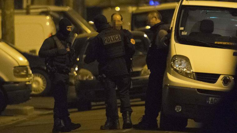 Sicherheitskräfte in Argenteuil: Angaben der Polizei zufolge wurde hier ein Mann festgenommen, der Terrorpläne "in fortgeschrittenem Stadium" geschmiedet hatte.