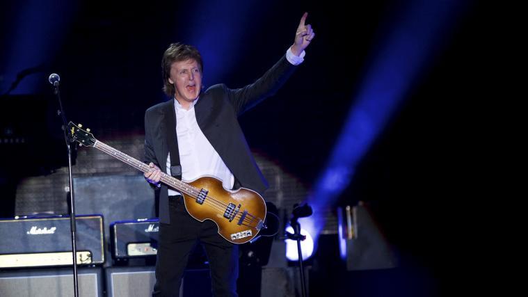 Sir Paul McCartney sang für die Opfer der Bluttat von Charleston.