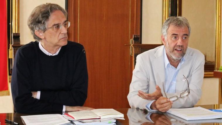 Bürgermeister Paul Rösch und Vizebürgermeister Andrea Rossi sprechen die Zweisprachigkeit als Merans Potenzial zur Kulturhauptstadt Italiens an. - Foto: Gemeinde Meran