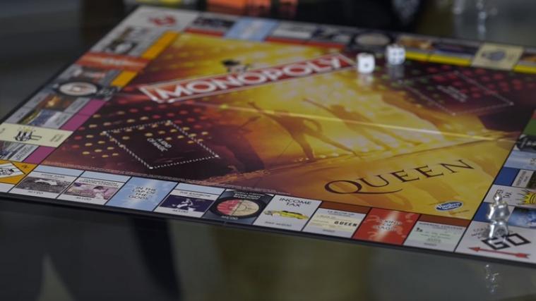 Brian May hat das neue Queen-Monopoly vorgestellt.