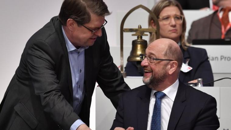 Die SPD (links Stegner, rechts Martin Schulz) will ergebnisoffen in die Gespräche gehen.