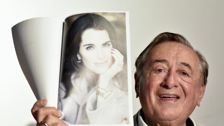 Heute noch auf Papier, am 4. Februar dann in Fleisch und Blut: Brooke Shields begleitet "Mörtel" zum Ball.
