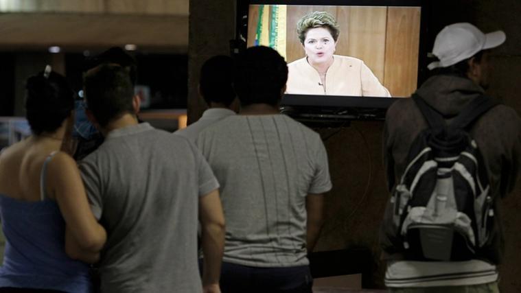 Weg mit Brasiliens Staatschefin Dilma Rousseff.
