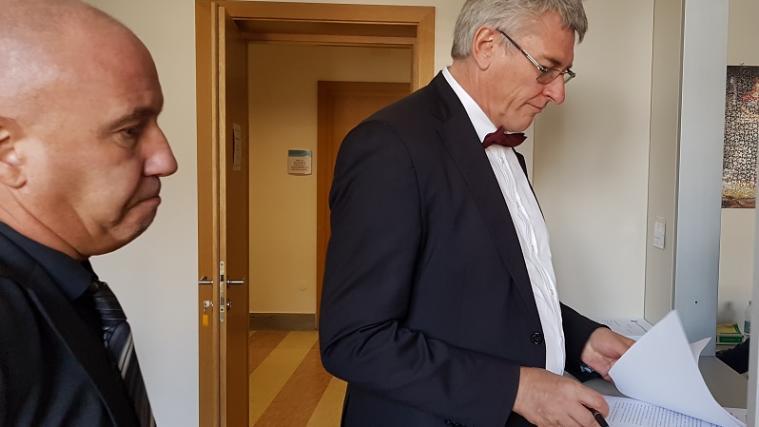 Generaldirektor Thomas Schael und Leiter der Rechtsabteilung des Betriebes Marco Cappello am Montag bei der Staatsanwaltschaft.