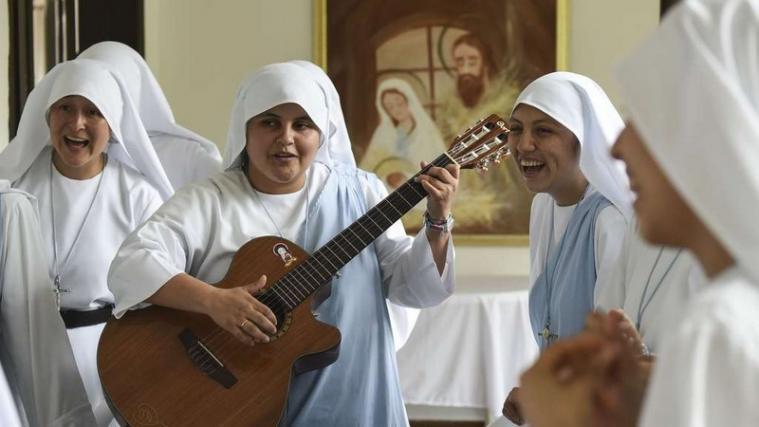 Schwester Maria Valentina rappt für den Frieden und am Mittwoch in Kolumbien auch für den Papst. - Foto: Facebook
