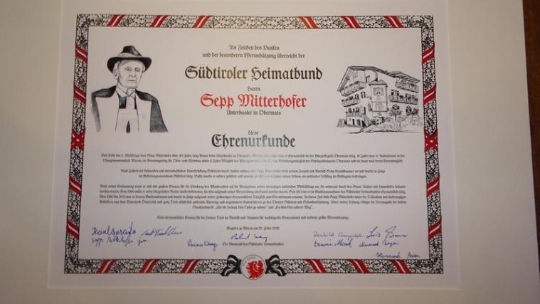 Sepp Mitterhofer wurde am vergangenen Donnerstag mit einer urkunde vom HBS geehrt. - Foto: HBS