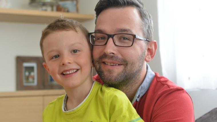 Söhnchen Felix und Mann Daniel sind sehr stolz auf die Mami bzw. Ehefrau. - Foto: DLife