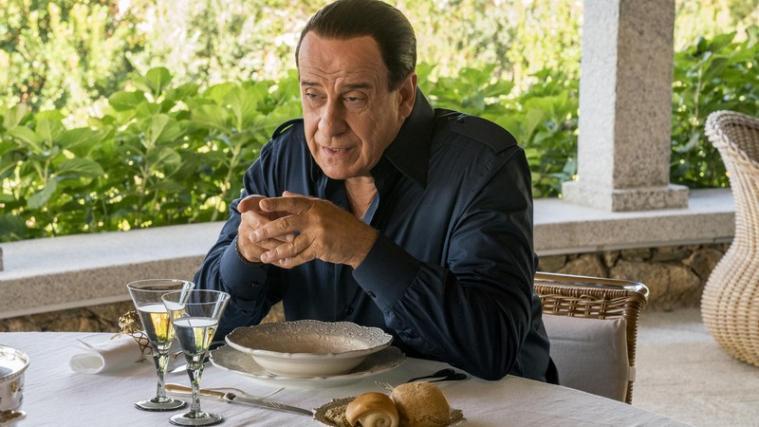 Toni Servillo als Silvio Berlusconi Am Set des Films.