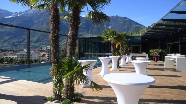 Das Sky Spa auf dem Dach des "Hotel Therme Meran". Foto: DLife