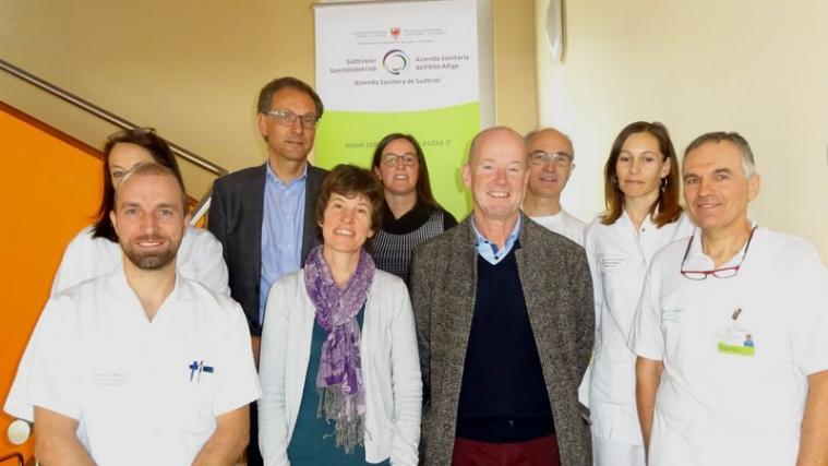 Am Donnerstag wurde die Sportmedizin in Innichen in Anwesenheit von Primar Stefan Resnyak und Bezirksdirektor Walter Amhof offiziell eröffnet. - Foto: sabes