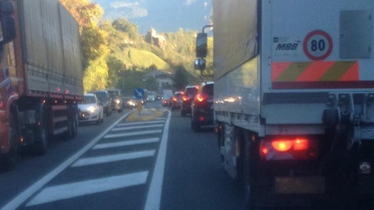 Ein bis zwei Stunden brauchten die Pendler aus dem Überetsch am Freitagmorgen, um nach Bozen zu kommen.