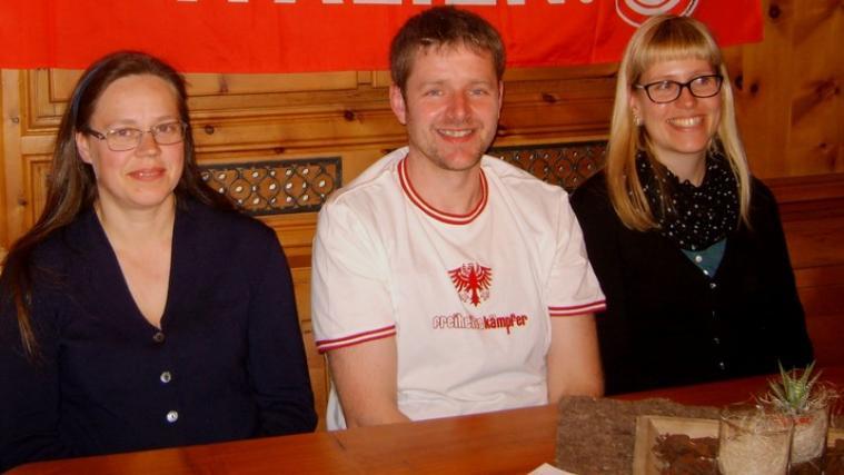 Mit drei Kandidaten tritt die Süd-Tiroler Freiheit in Partschins an (Im Bild v.l.n.r.: Gertraud Gstrein, Dietmar Weithaler und Veronika Renner).