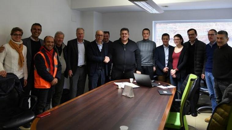 Übergabe der Arbeiten: Von links Christian Daniele, Präsident von E.MA.PRI.CE AG, Ressortdirektor Valentino Pagani, Bürgermeister Gustav Erich Tappeiner und Anton Mair von Passeirerbau GmbH. - Foto: LPA/E.MA.PRI.CE AG