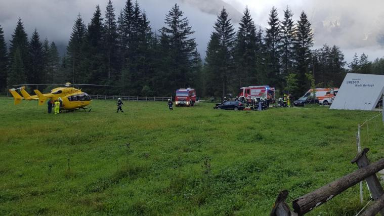 Mehrere Rettungskräfte standen im Einsatz.