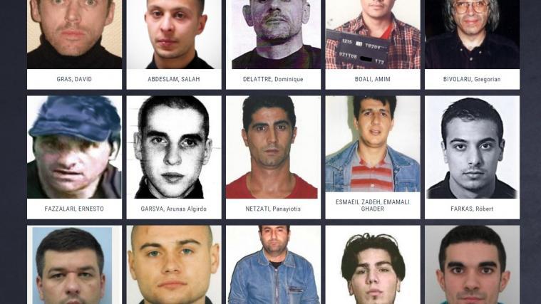 In 17 Sprachen sind die Informationen der Polizei zu lesen, dazu wurden die Fotos von mutmaßlichen Mördern, Sexualverbrechern, Betrügern und Terroristen gestellt.