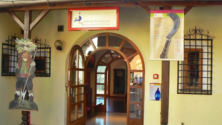 Zum Saisonausklang lädt das Landesmuseum Weinmuseum am kommenden Sonntag, 5. November von 10 bis 14 Uhr zum Kastanienbraten im Weingarten ein. - Foto: Weinmuseum