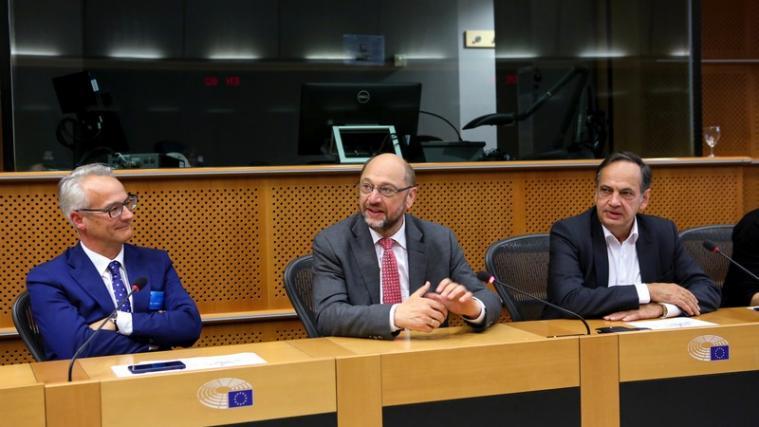 Vertreter des Weißen Kreuzes trafen in Brüssel mit dem EU-Parlamentspräsidenten Martin Schulz zusammen. - Foto: Weißes Kreuz