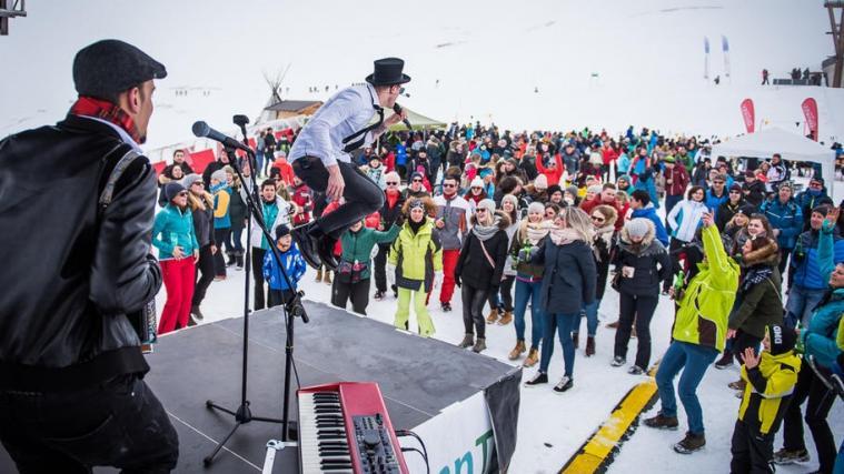 Folkshilfe sorgten auf der Schwemmalm für Stimmung. Foto: Röggla
