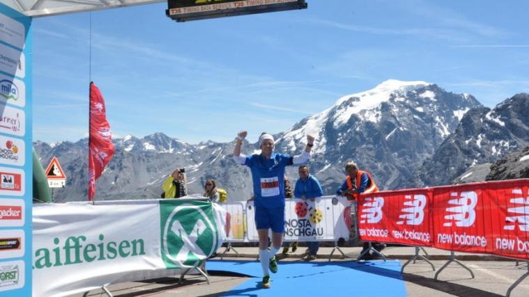 Das legendäre Stilfser Joch gehörte am Samstag den Bergläufern. Foto: Manfred Mair.