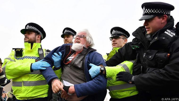 Die Polizei griff hart durch. - Foto: APA (AFP)