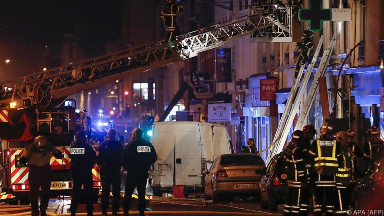 Feuerwehreinsatz nach Brand in Lyon. - Foto: APA (AFP)