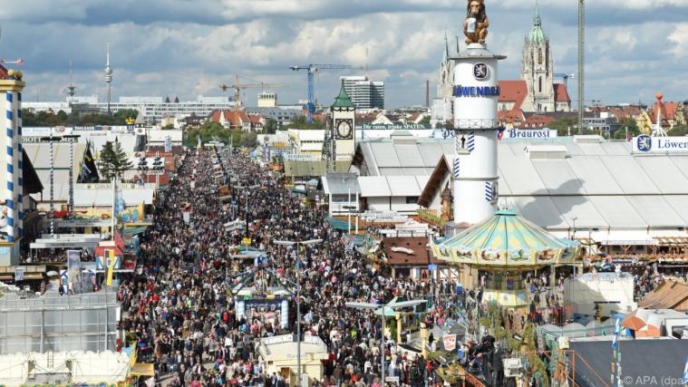 Besucherandrang beim Oktoberfest - Foto: APA