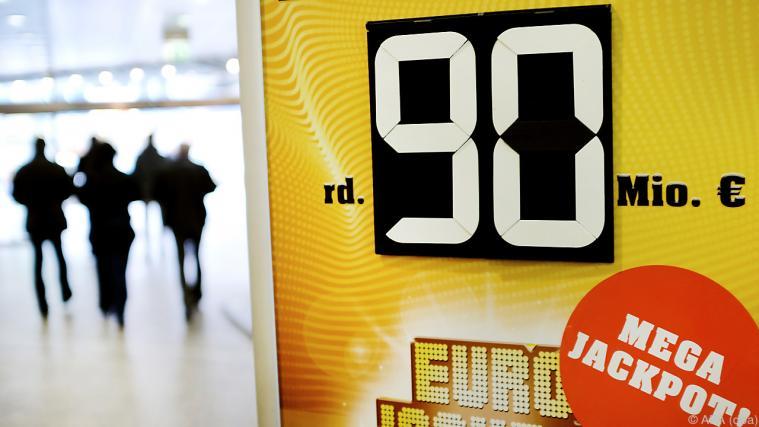 Die Gewinnsumme von 90 Millionen Euro ging an eine Tippgemeinschaft. Foto: APA (dpa)