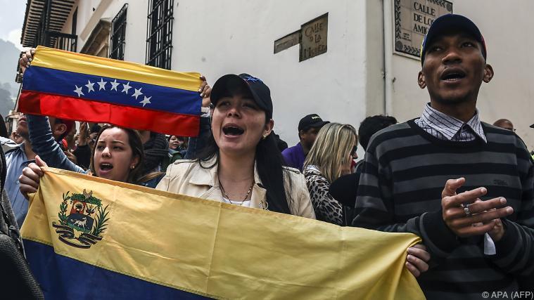 Kundgebung von Oppositions-Anhängern in Bogota. - Foto: APA (AFP)
