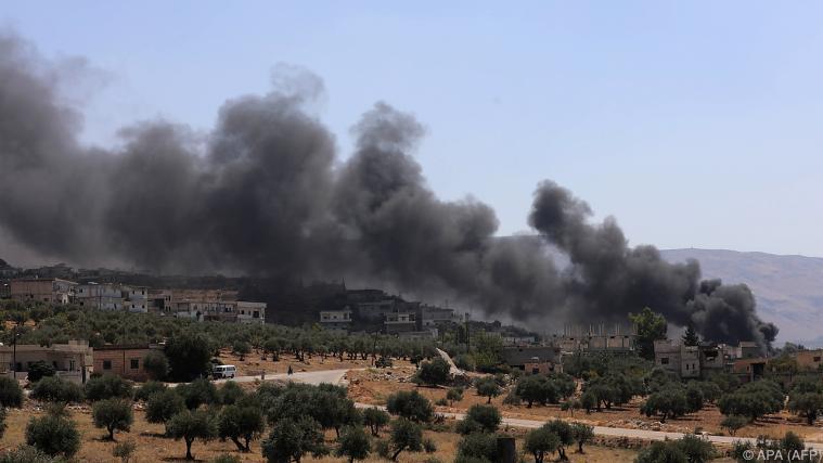 Die russische Luftwaffe griff bereits am Dienstag Ziele an. - Foto: APA (AFP)