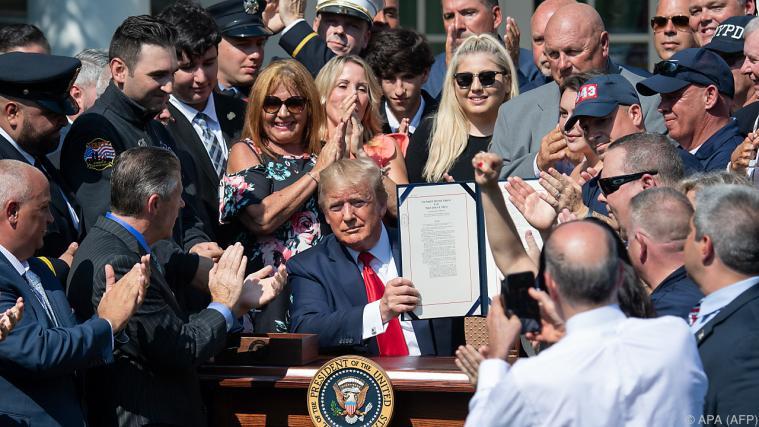 Trump sicherte die Finanzierung bis 2092 Foto: APA (AFP)