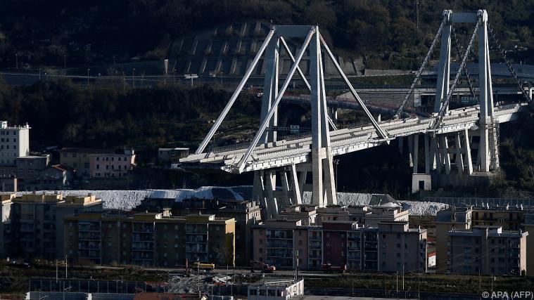 Beim Einsturz der Morandi-Brücke starben im August 2018 43 Menschen. - Foto: APA (AFP)
