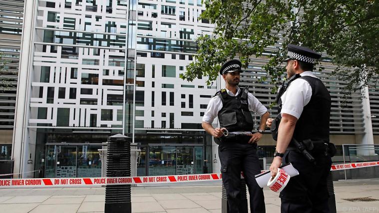 Das Areal um die "Home Office" wurde abgeriegelt Foto: APA (AFP)