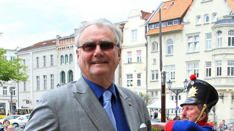Prinz Henrik liegt im Krankenhaus Foto: APA (dpa)