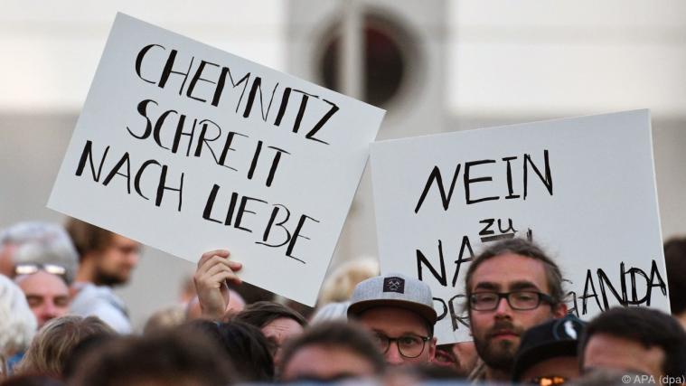 Seit einer Woche gibt es Proteste in Chemnitz. - Foto: APA (dpa)