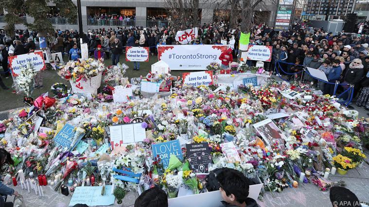 Beim der Amokfahrt starben zehn Menschen. - Foto: APA (AFP)