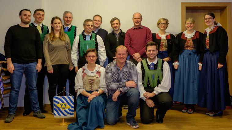 Die scheidenden und neugewählten Ausschussmitglieder